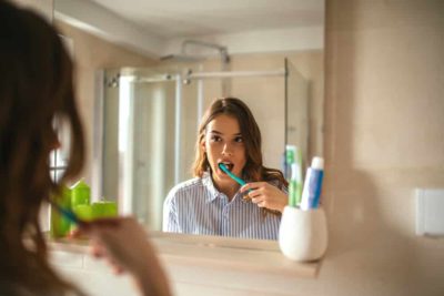 Gum Disease Syracuse, Ut Brush and Crown Veneers